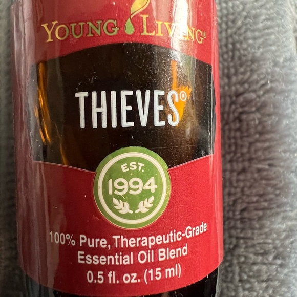 Thieves Essential Oil - .50 fl oz - Picture 7 of 7